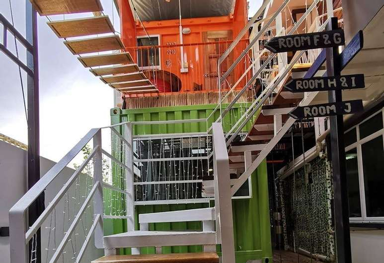 The Boxs Container Homestay, Kuching