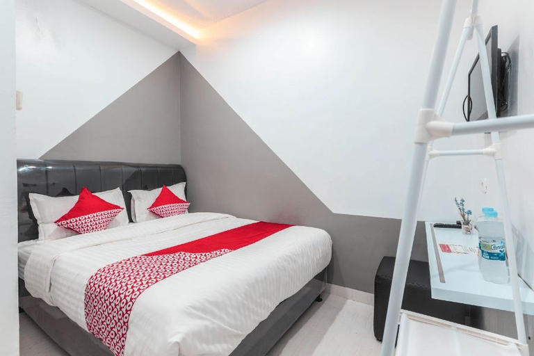 Bedroom 2, OYO 1070 Kuningan Residence Near Sudirman Medical Centre, South Jakarta