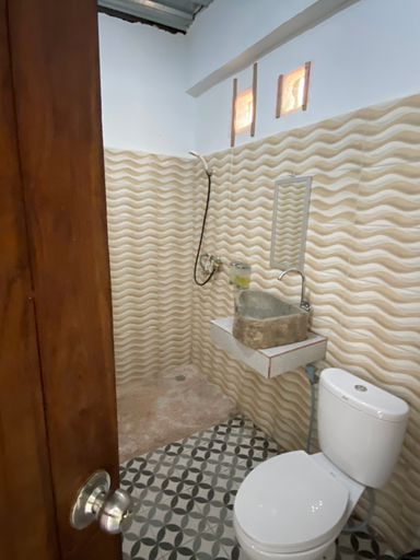 Bathroom 5, Pesona Room and Restaurant, West Manggarai