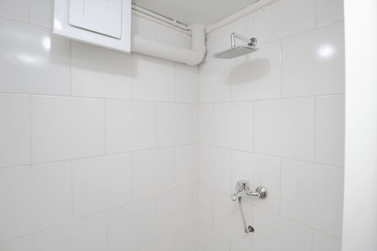Kamar Keluarga Pinangsia, West Jakarta