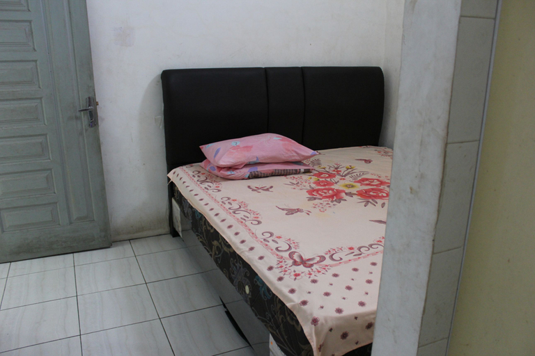Bedroom 5, Penginapan Transit Tomato, Deli Serdang