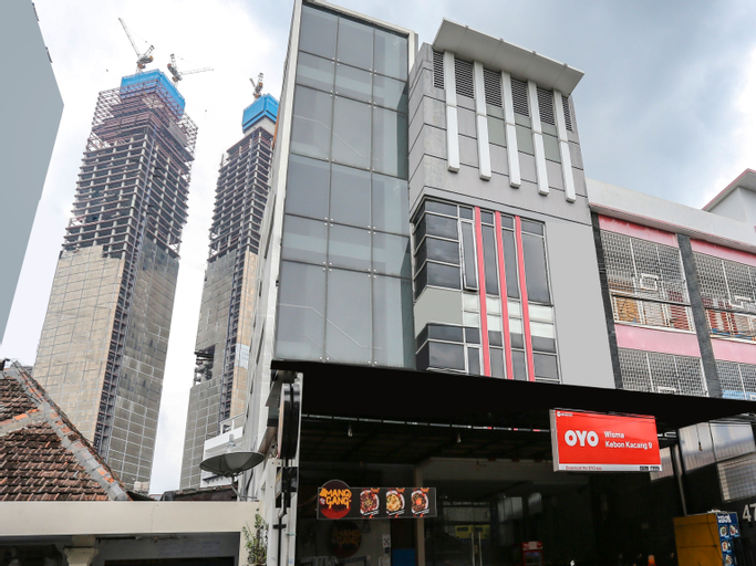 Exterior & Views 2, SUPER OYO 90056 Wisma Kebon Kacang 9, Central Jakarta