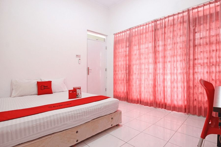 Bedroom 4, RedDoorz near Terminal Tirtonadi, Solo