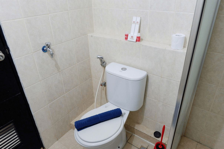 Bathroom 5, Exclusive 1BR Apartment The Wave Kuningan near Epicentrum By Travelio, Jakarta Selatan