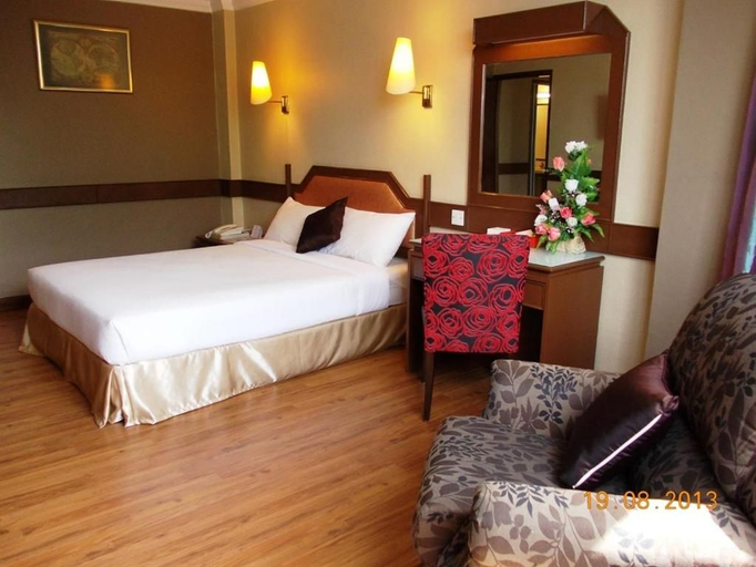 Bedroom 5, Hotel Grand Crystal, Kota Setar