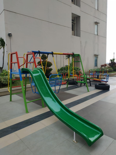 Family & Kids, LzyRoom Apartment Margonda Residence IV & V, Depok