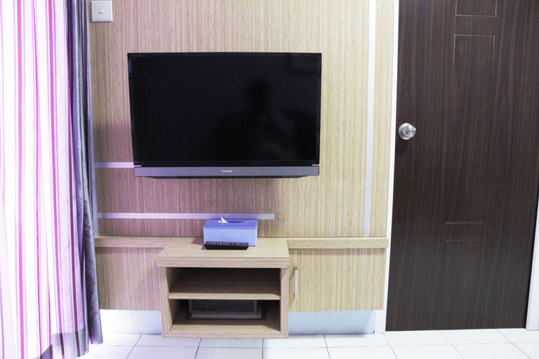 Sport & Beauty, Comfortable 2BR Mutiara Bekasi Apartment By Travelio, Bekasi