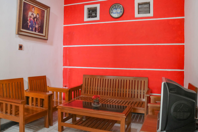 Public Area 2, Wisma Vandera Syariah Garut Mitra RedDoorz, Garut
