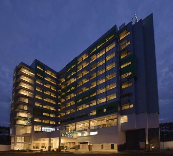 Grand Whiz Megamas Manado, Manado