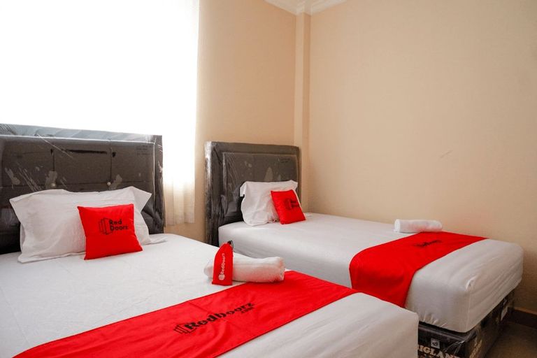 RedDoorz near Millenium Waterpark Palu, Palu