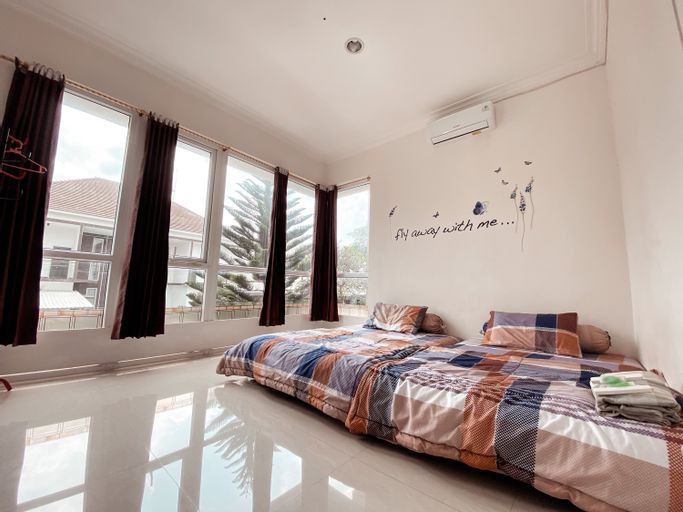 Gardenia 3BR Villa Springhill Garden Malang, Malang