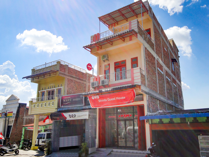 Exterior & Views 1, OYO 3844 Shinta Guesthouse, Medan