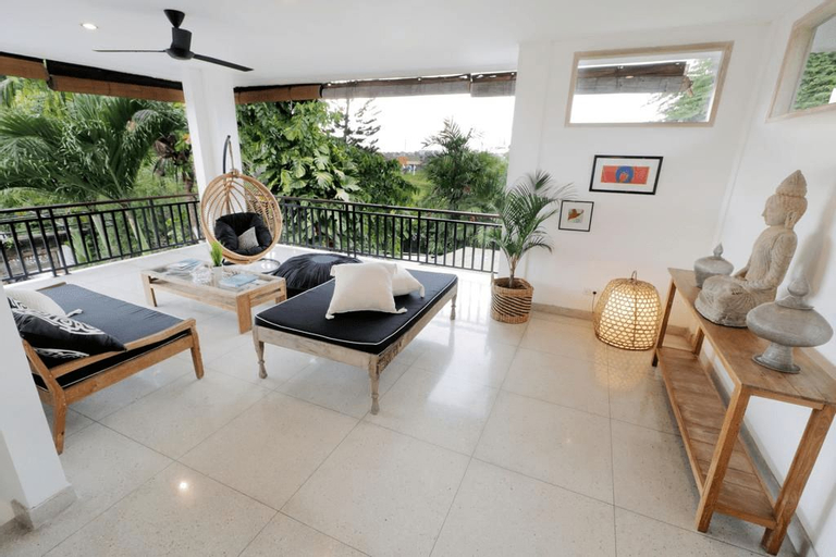 Exterior & Views 10