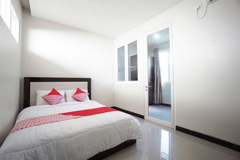 Bedroom 1, OYO 1290 Felizcha House, Manado