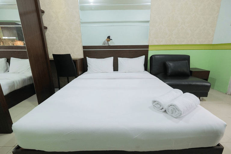 Best Deal Studio Room Grand Emerald Apartment By Travelio, Jakarta Utara