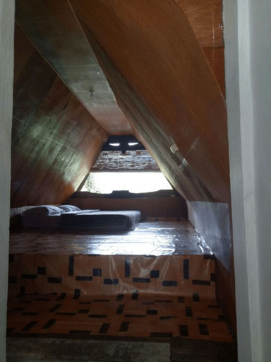 Laster Jony's Guest House, Samosir