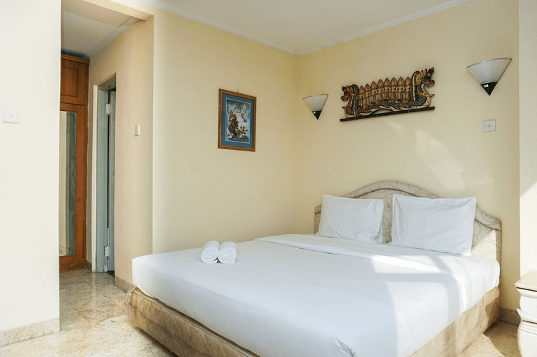 Bedroom 1, 2Br With Pool View At Beverly Tower Apartment, South Jakarta