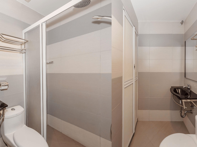 Bathroom 6