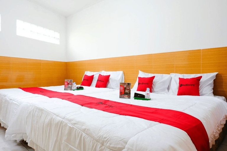 RedDoorz near STAB Syailendra Kopeng, Semarang