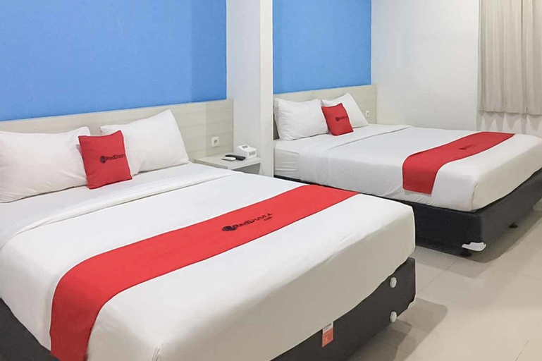 RedDoorz Plus @ Panorama Villas Batu, Malang