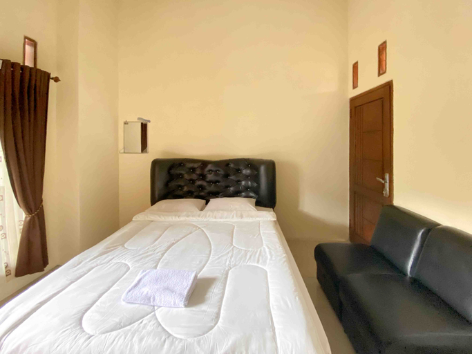 Bedroom 1, Cha Cha Homestay, Malang