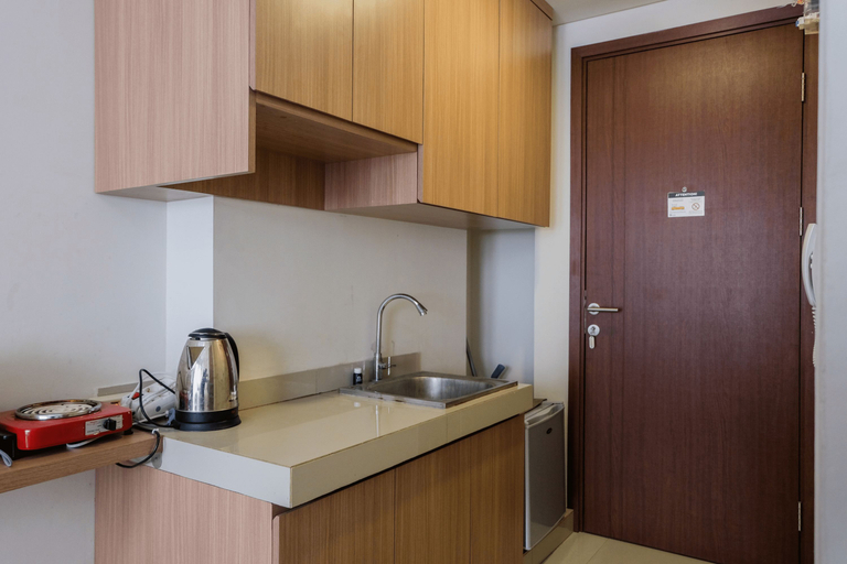 Others 4, Modern and Comfy Studio Parkland Avenue Apartment By Travelio, Tangerang Selatan