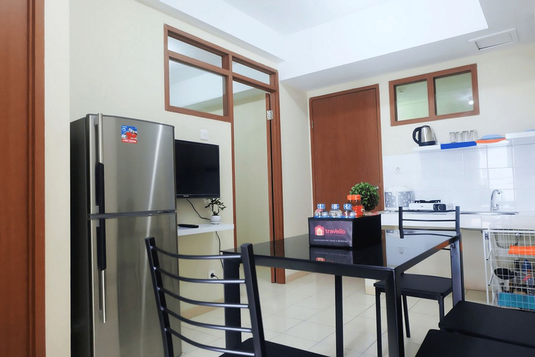 Cozy 2 BR Green Park View Daan Mogot Apartment By Travelio, West Jakarta