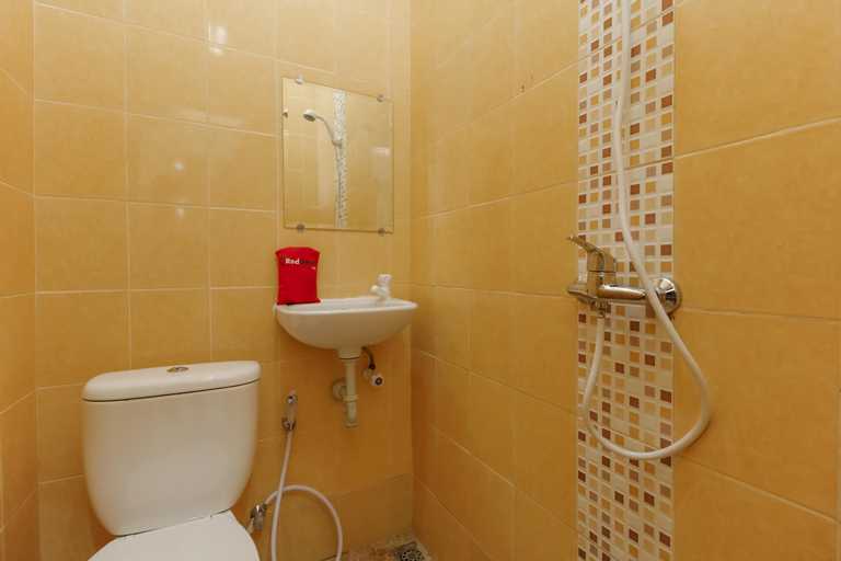 Bedroom 3, RedDoorz Plus near Ciputra World Kuningan 2, South Jakarta