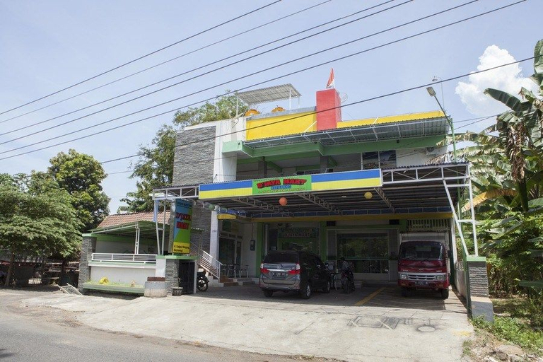 Exterior & Views 2, RedDoorz near Banyuwangi Baru Station, Banyuwangi