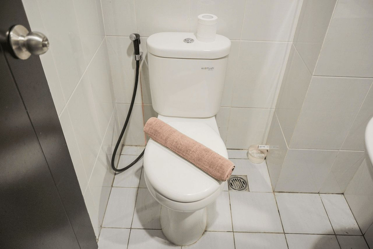 Bathroom 5, Minimalist and Comfortable 1BR Casa De Parco Apartment By Travelio, Tangerang