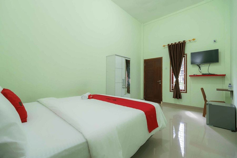 Bedroom 5, RedDoorz Syariah Near RSUD Dr HM Rabain, Muara Enim