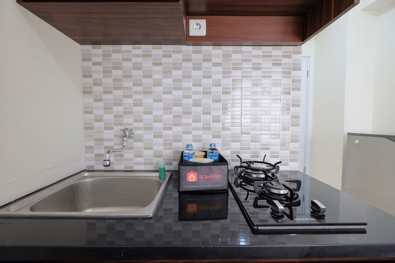Others 4, Comfy Studio Apartment @ Green Pramuka City By Travelio, Central Jakarta