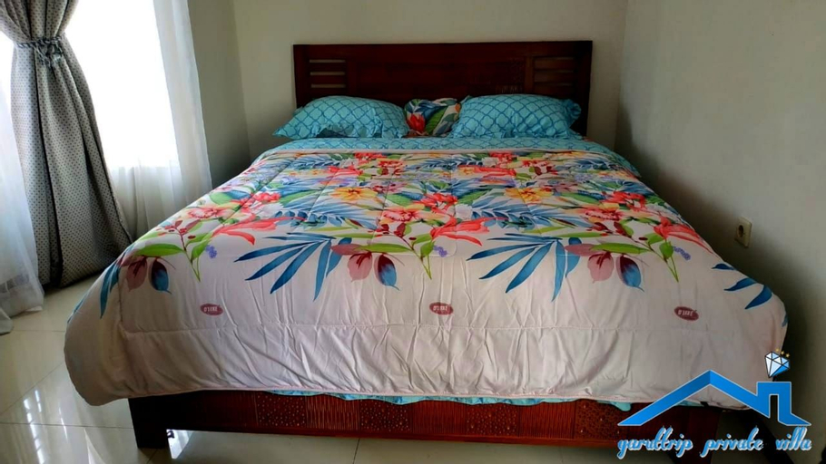 Garut trip Private Villa (A2), Garut