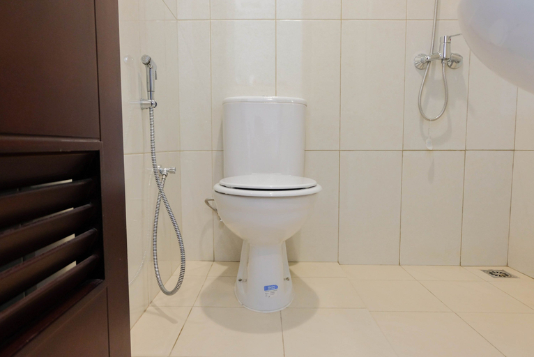 Bathroom 5, Homey and Simple 1BR at Asatti Apartment By Travelio, Tangerang Selatan