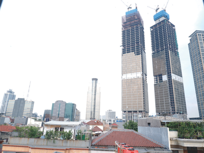 Exterior & Views 10