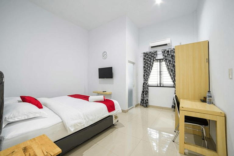 RedDoorz Plus near Thamrin Plaza Medan, Medan