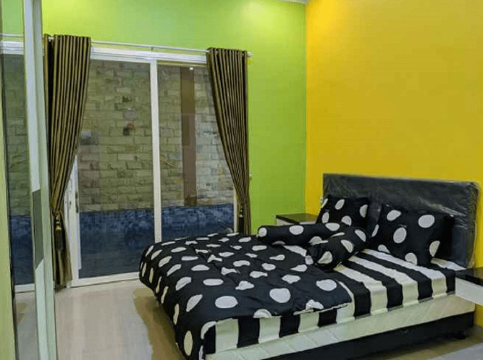 Bedroom 2, Villa Green Pinus 5 Bedroom, Malang