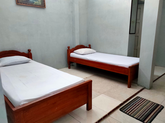 Bedroom 4, Hotel Keluarga Mekar Jaya Syariah Near UNS Solo, Karanganyar