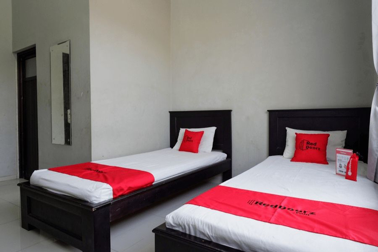 RedDoorz Syariah near Menara Kudus, Kudus