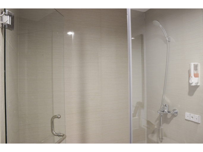 Comfy Studio Apartment at Tamansari Tera Residence By Travelio, Bandung