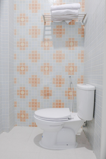 Bathroom 5, Noura Guest House Syariah Soehatt, Malang