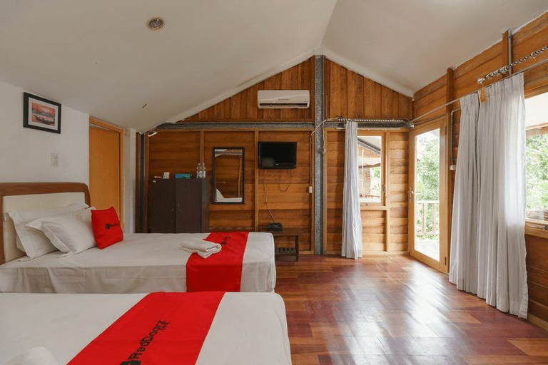 Bedroom 4, RedDoorz Syariah @ Sumur Tiga Beach Sabang Aceh, Sabang