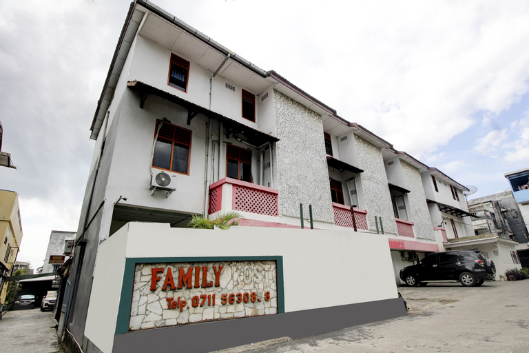 Exterior & Views 2, OYO 3872 Wisma Family, Palembang