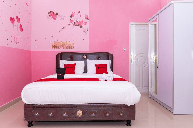 Bedroom 4, RedDoorz Premium @ Sea Residence Manado, Manado
