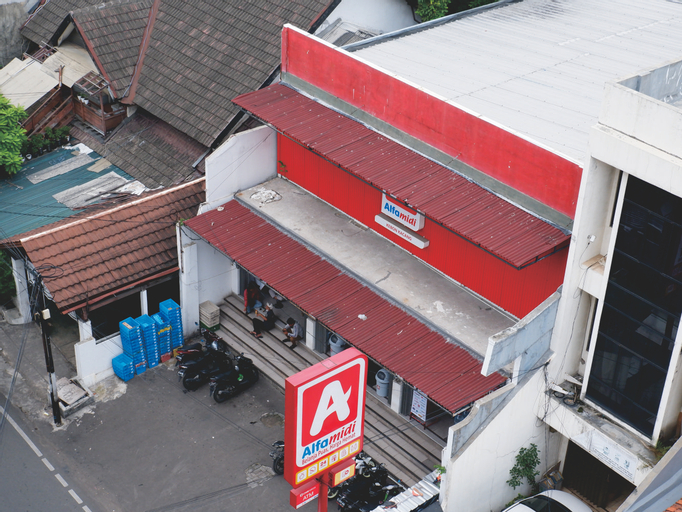 Exterior & Views 9