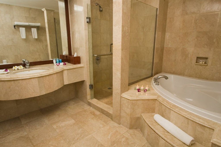 Bathroom 4