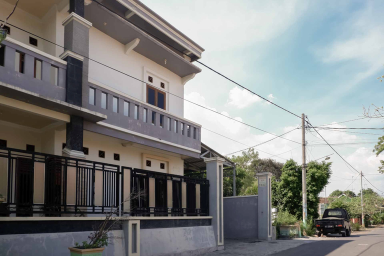 Exterior & Views 2, RedDoorz near RSUD Nganjuk, Nganjuk