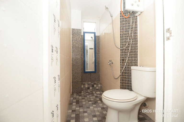 Bathroom 5, Eros Hotel Apartment @ Grand Center Point, Bekasi