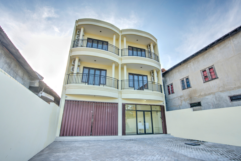 Exterior & Views 2, Super OYO 2509 Hotel Tebel 19, Sidoarjo
