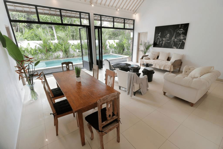 Dining Room 16